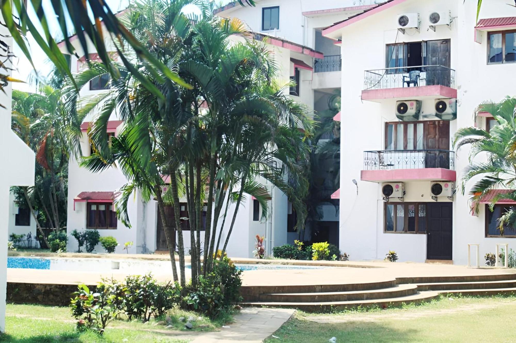 Ronne'S Little Baga Service Apartments Exterior foto