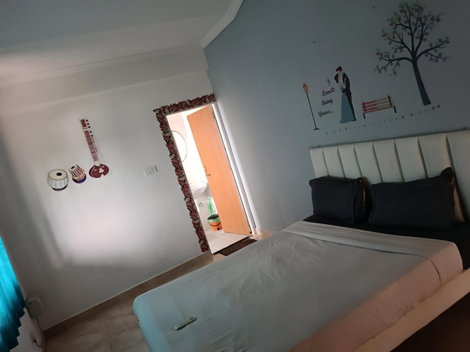 Ronne'S Little Baga Service Apartments Exterior foto