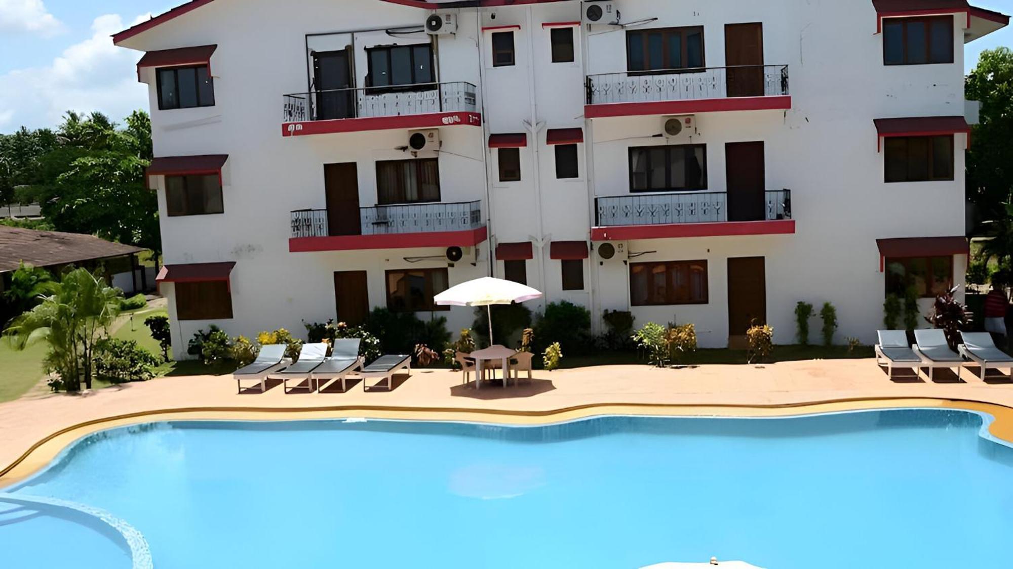 Ronne'S Little Baga Service Apartments Exterior foto