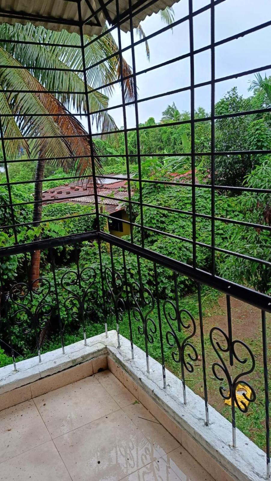 Ronne'S Little Baga Service Apartments Exterior foto