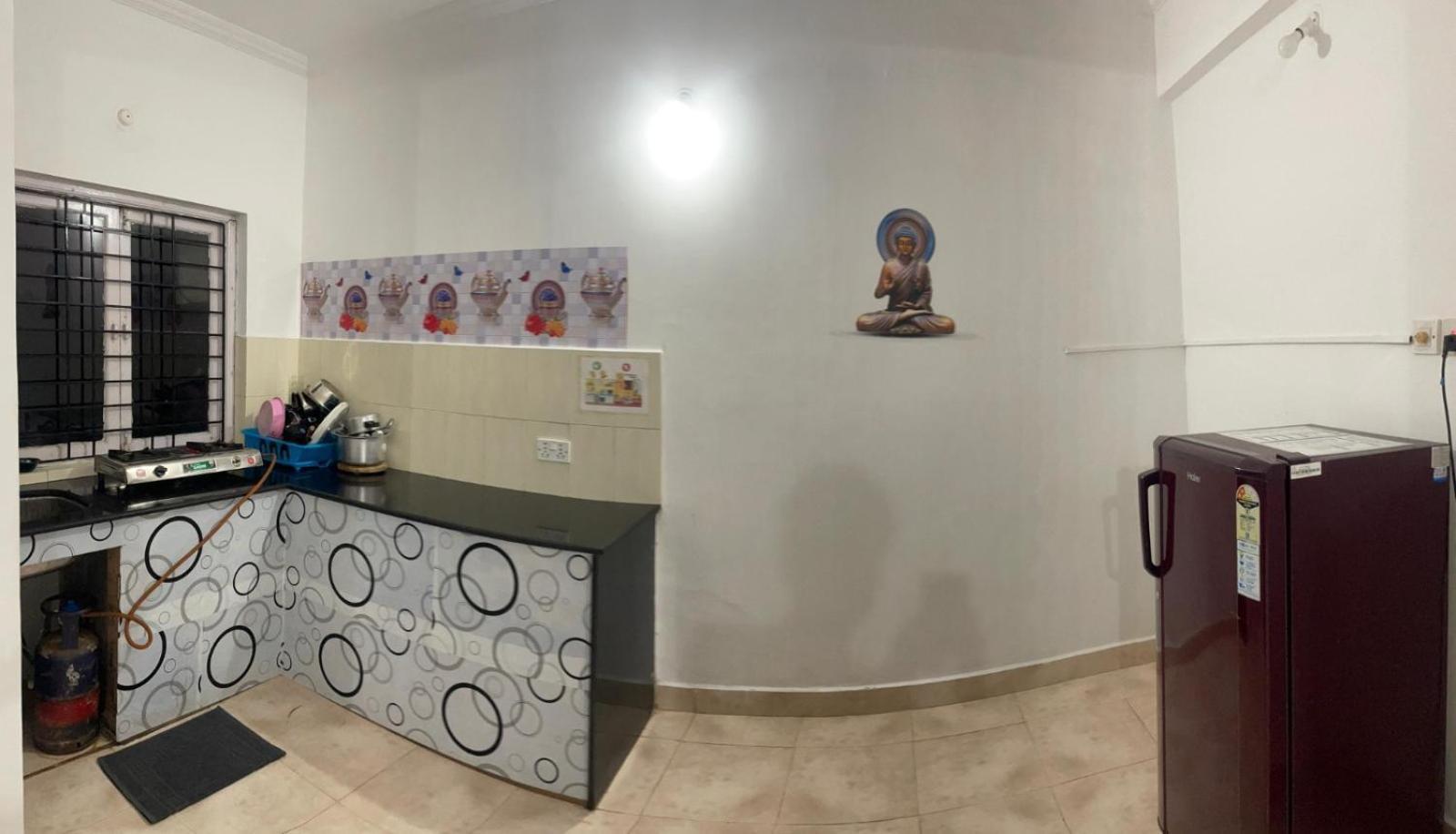 Ronne'S Little Baga Service Apartments Exterior foto