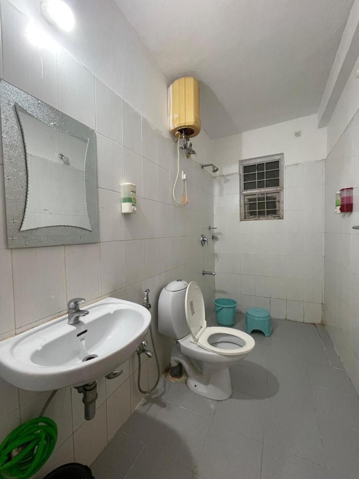 Ronne'S Little Baga Service Apartments Exterior foto
